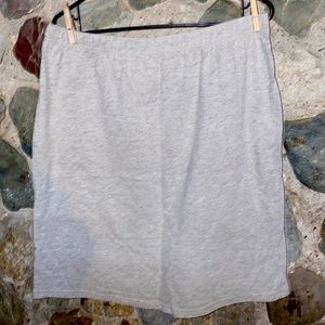 Women’s skirt with pockets